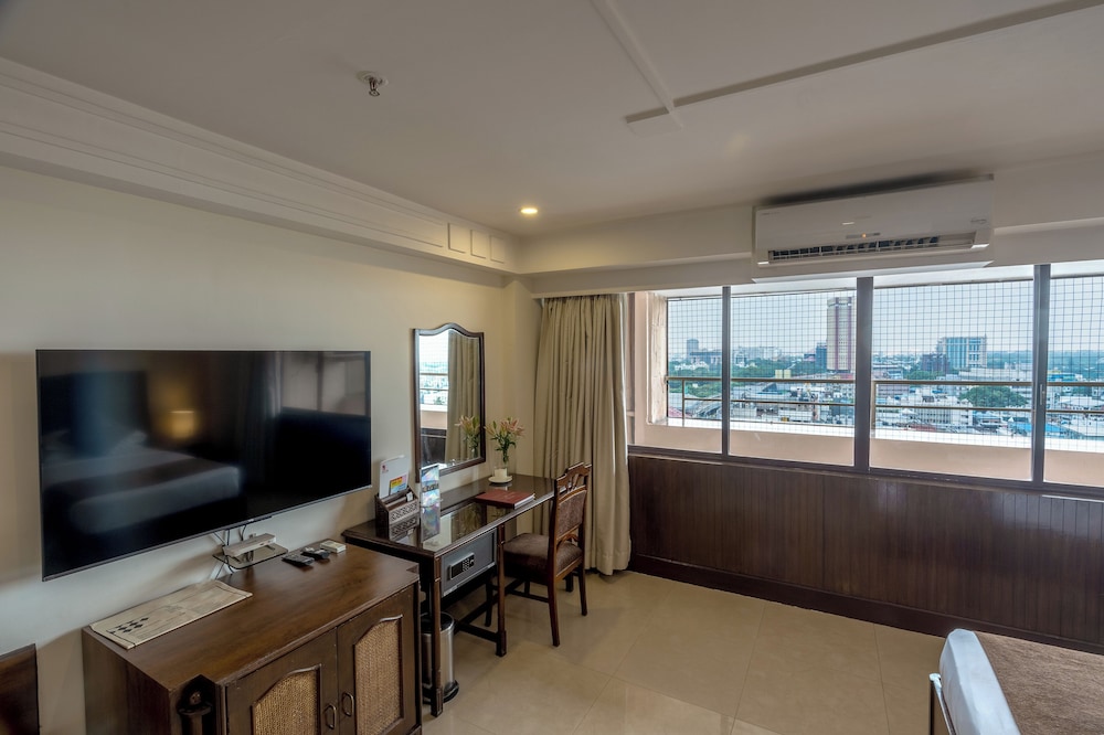 Ivory Tower Hotel 19/37