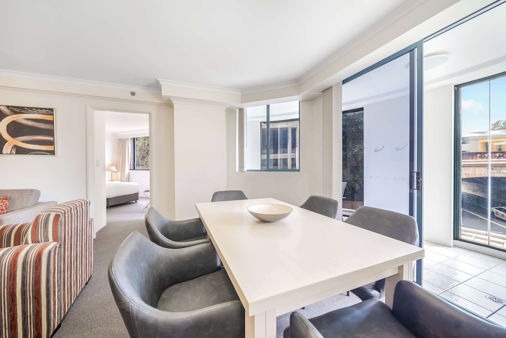 Oaks Sydney Castlereagh Suites 28/78