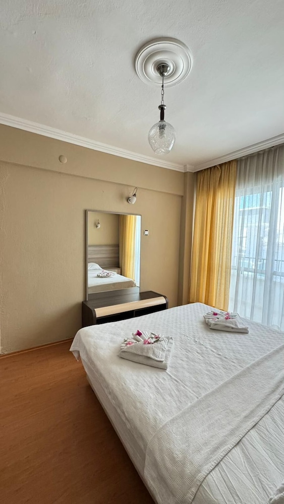 Kartel Hotel 20/50