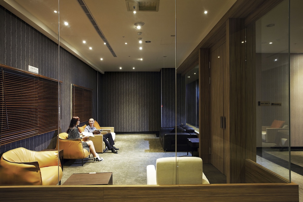 Airline Inn Green Park Way 37/60