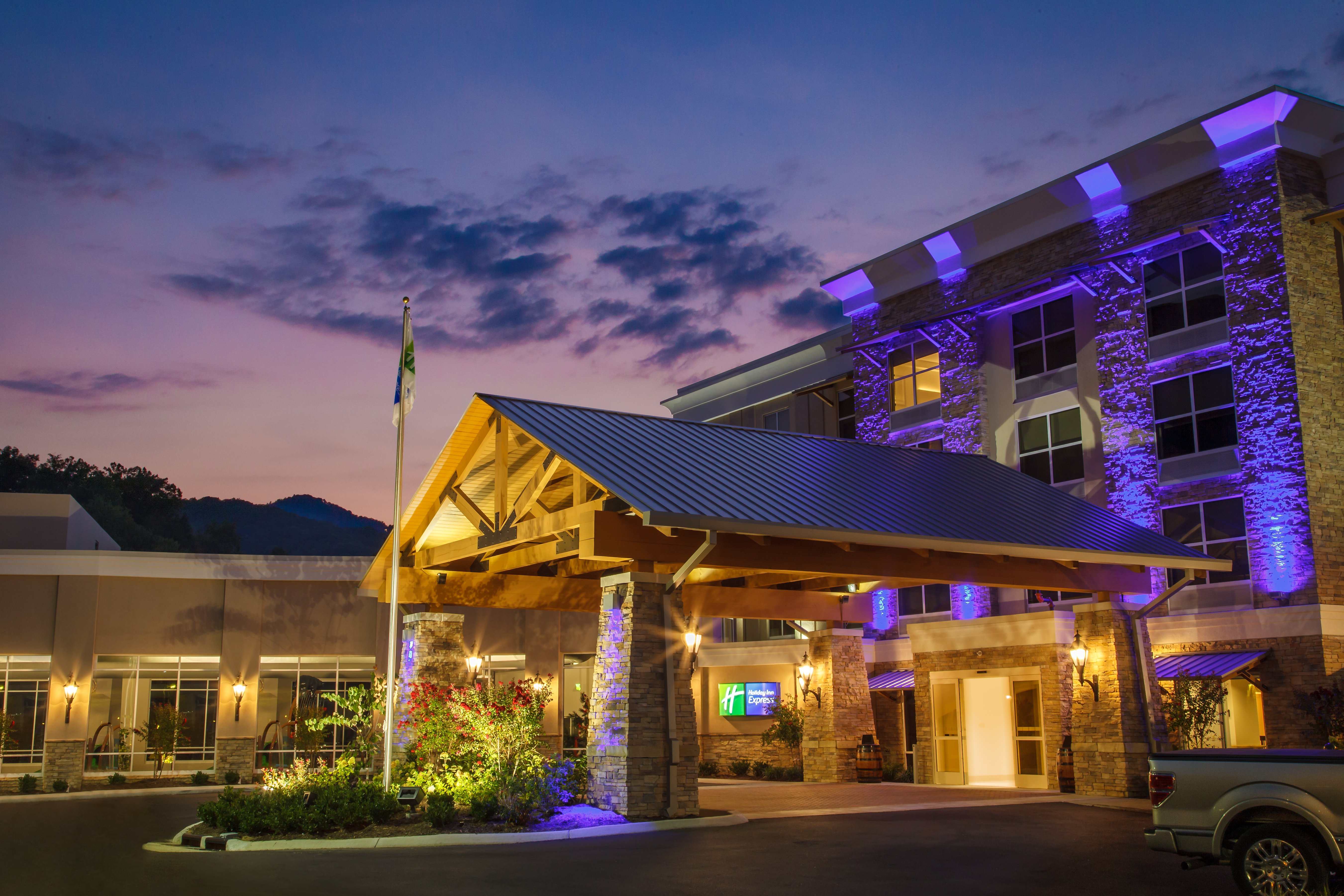 Holiday Inn Express Gatlinburg Downtown 1/26