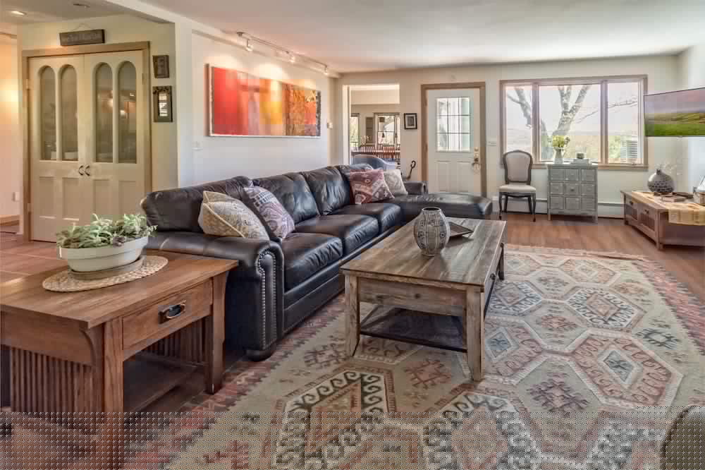 Moonshadow Bed and Breakfast 38/69