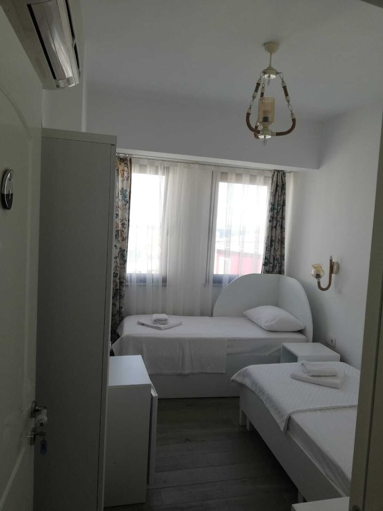 Troas Ada Hotel 10/22