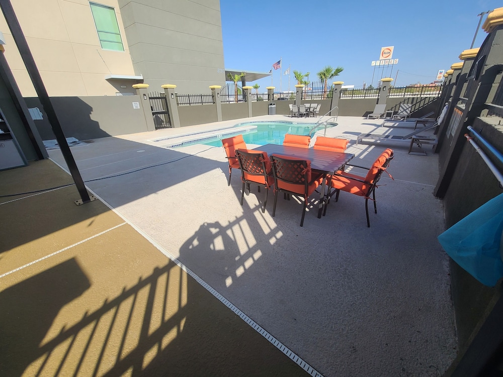 La Quinta Inn Suites By Wyndham Fort Stockton Northeast 31/62