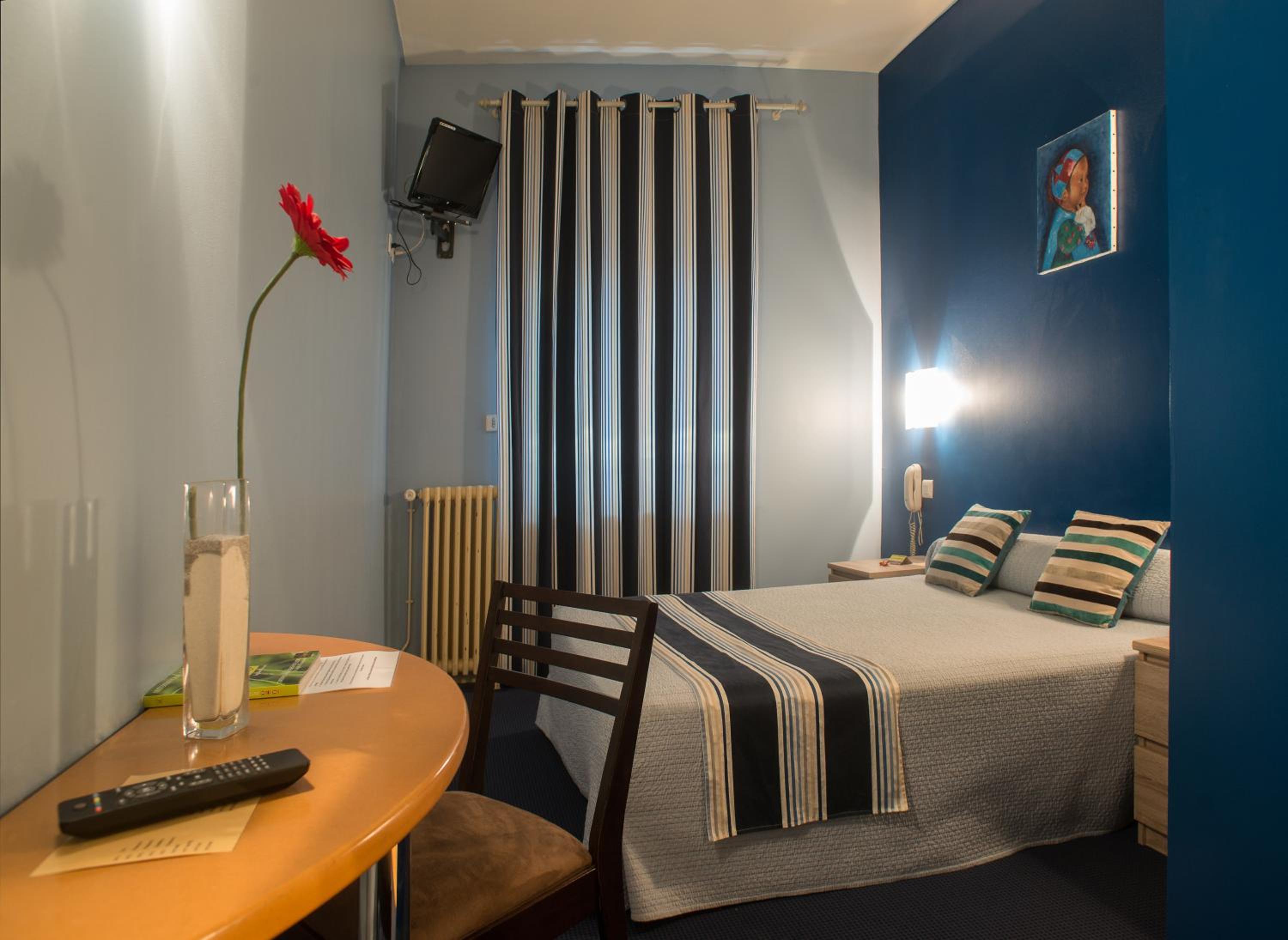 HOTEL LE CLOS DES OLIVIERS 30/37