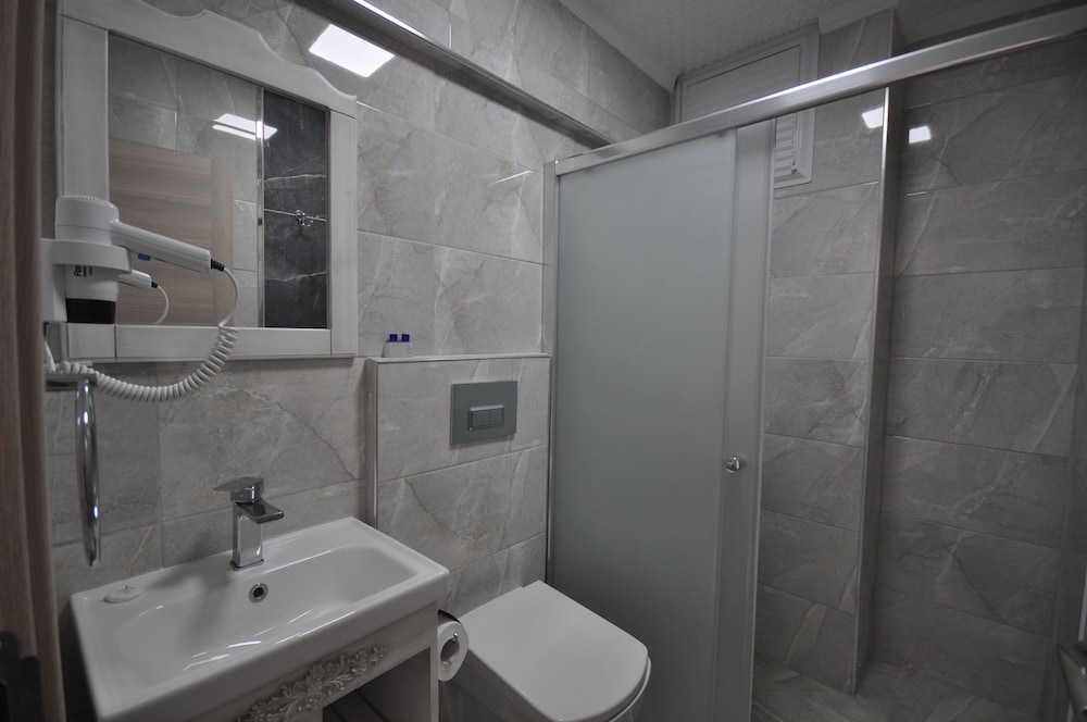 Ege Otel 34/36