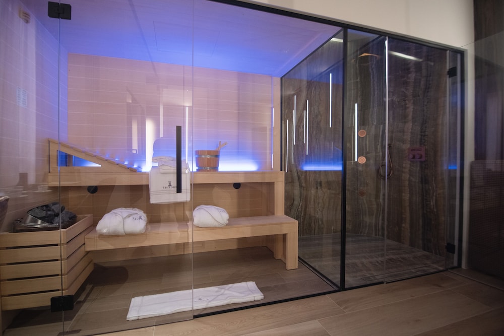 Tritone Luxury Suites 21/30