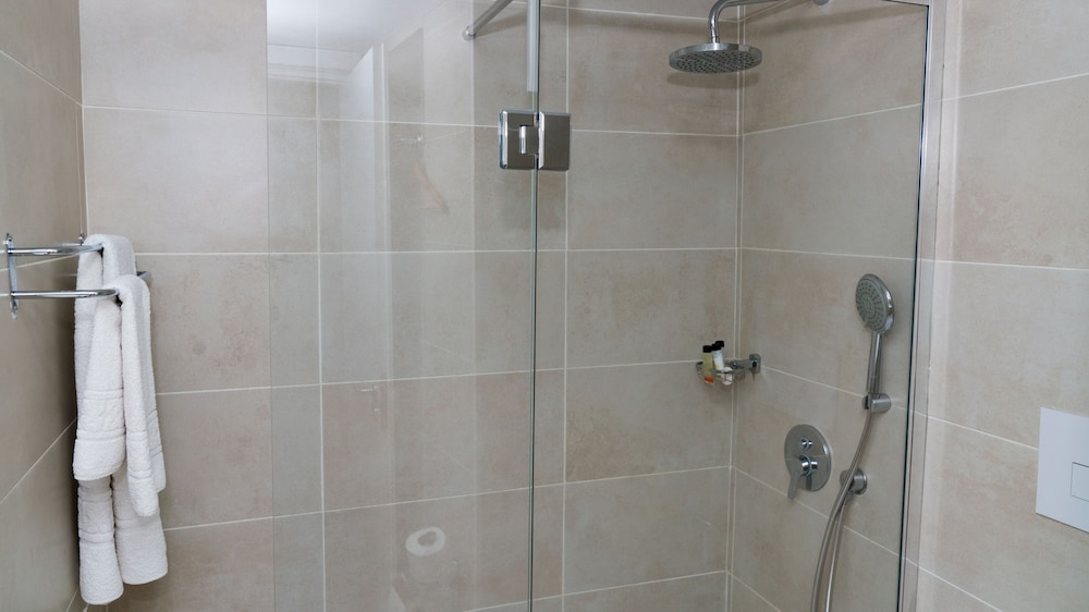 Merina Hotel 44/44