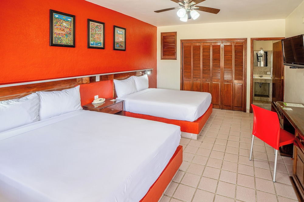 Villas del Sol & Bungalows 20/50