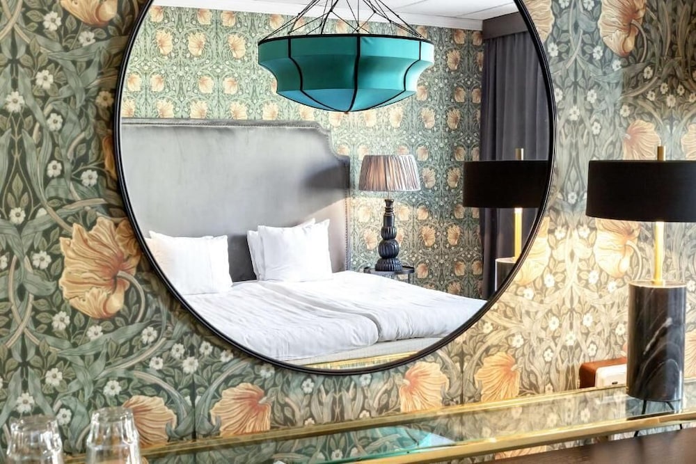 Centric Hotel 45/66