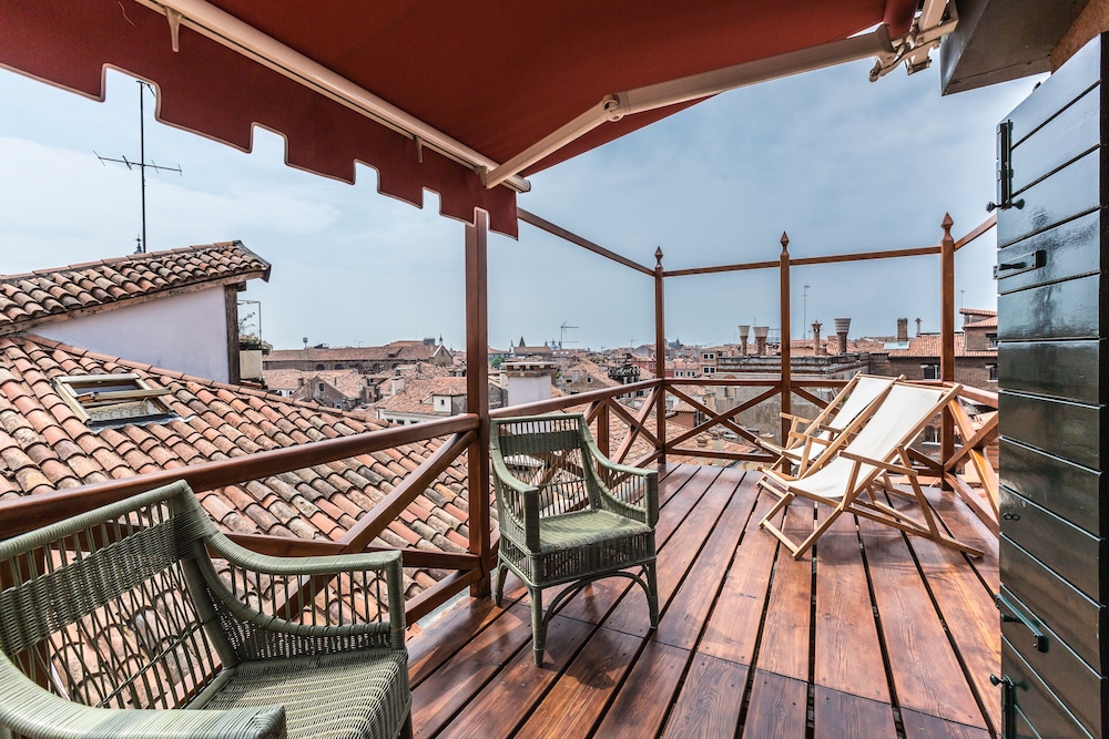 The Venetian Penthouse 15/24