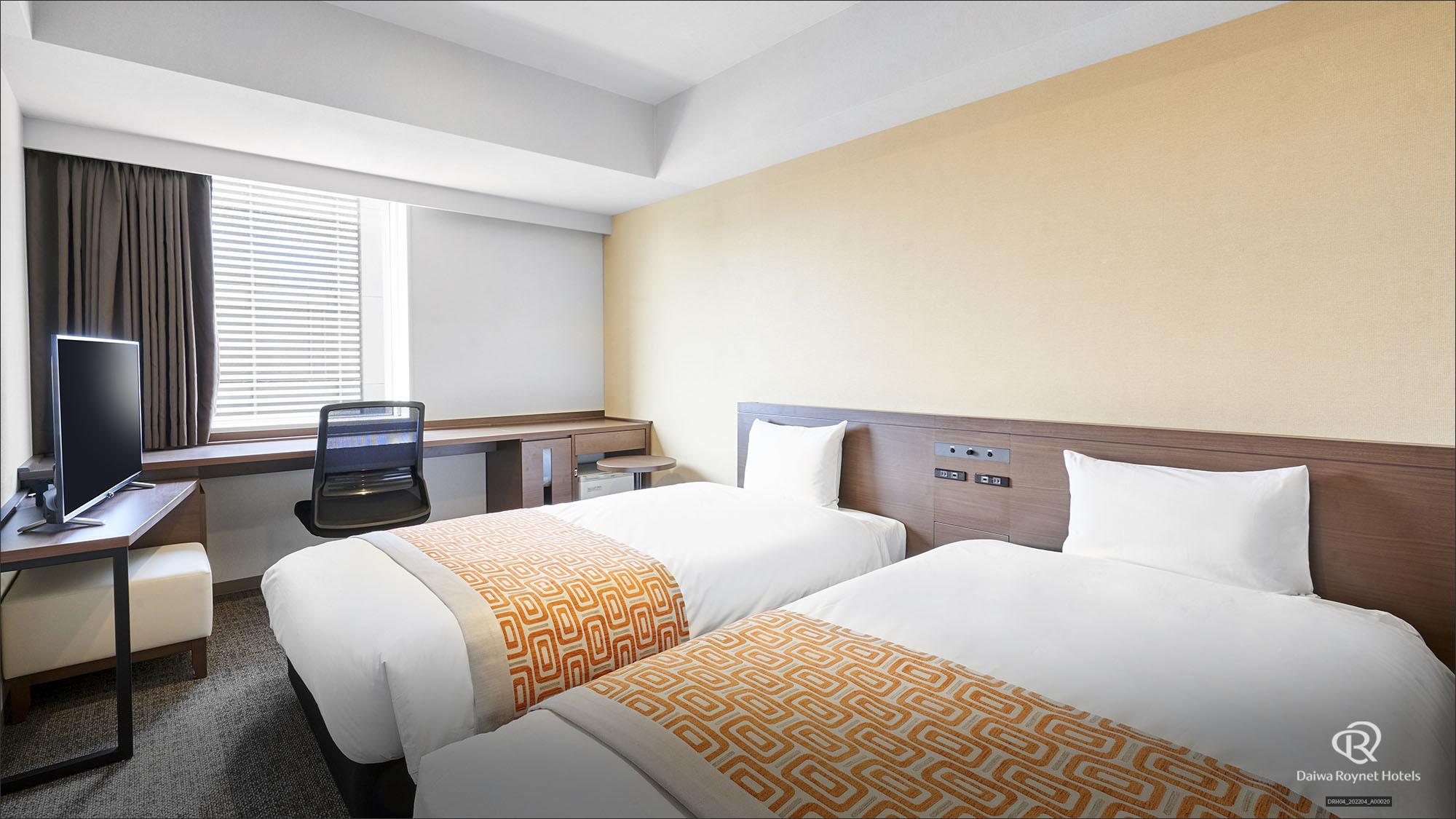 Casual, Single, Twin Beds, Smoking
