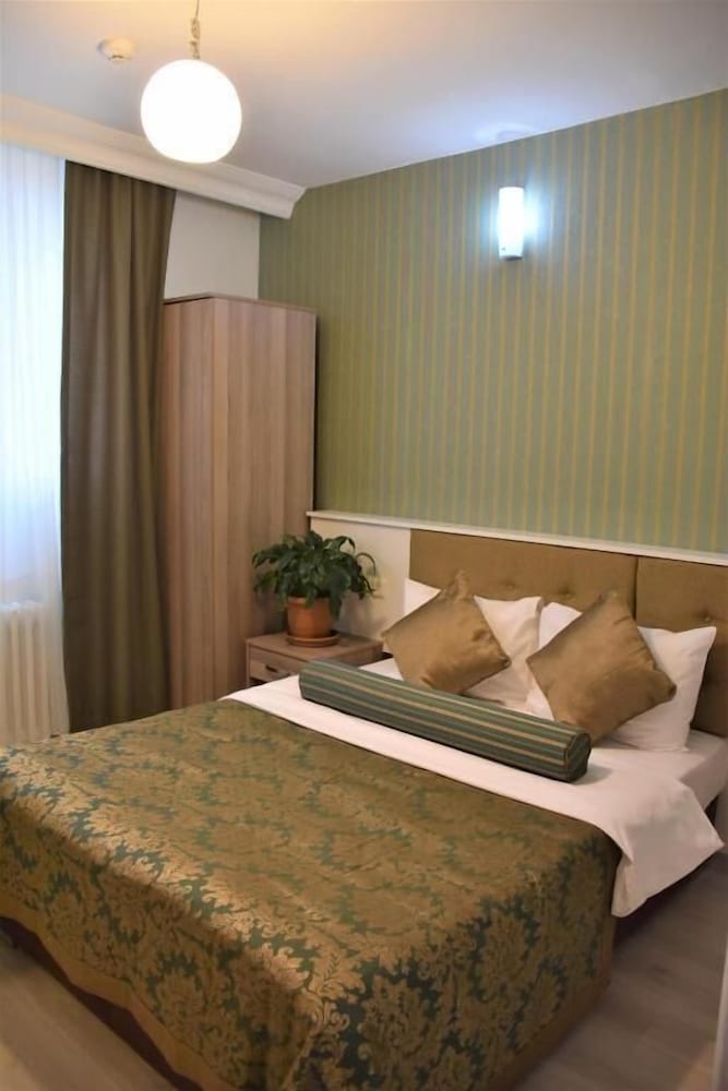 Dinar Hotel 34/43