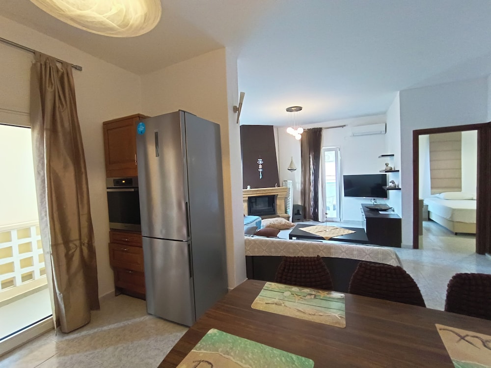 Albatross Studios And Apartments 50/50