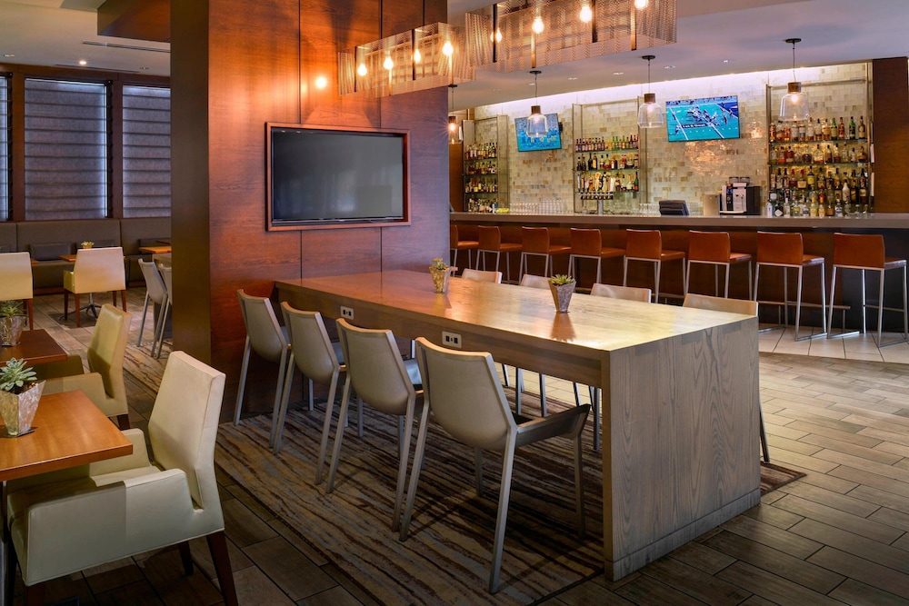 Newport News Marriott at City Center 48/62