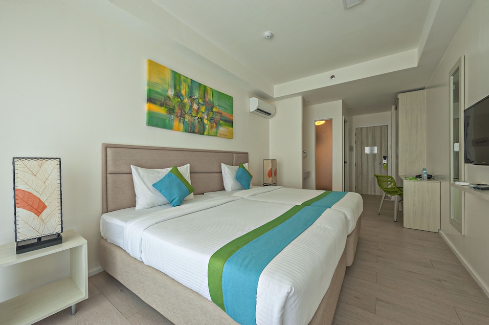 DELUXE, 2 DOUBLE BEDS