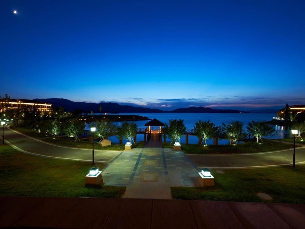 NEW CENTURY RESORT SIMING LAKE YUYAO 29/29