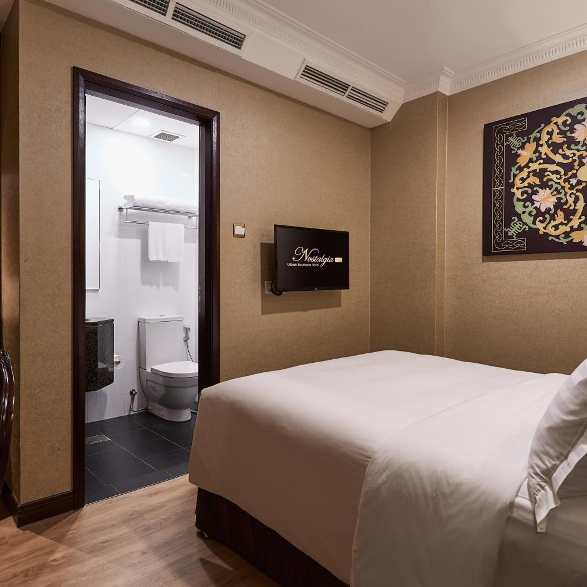 Room, Double Bed, No Window