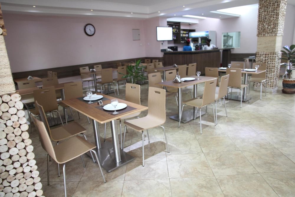 Namayiba Park Hotel 34/50