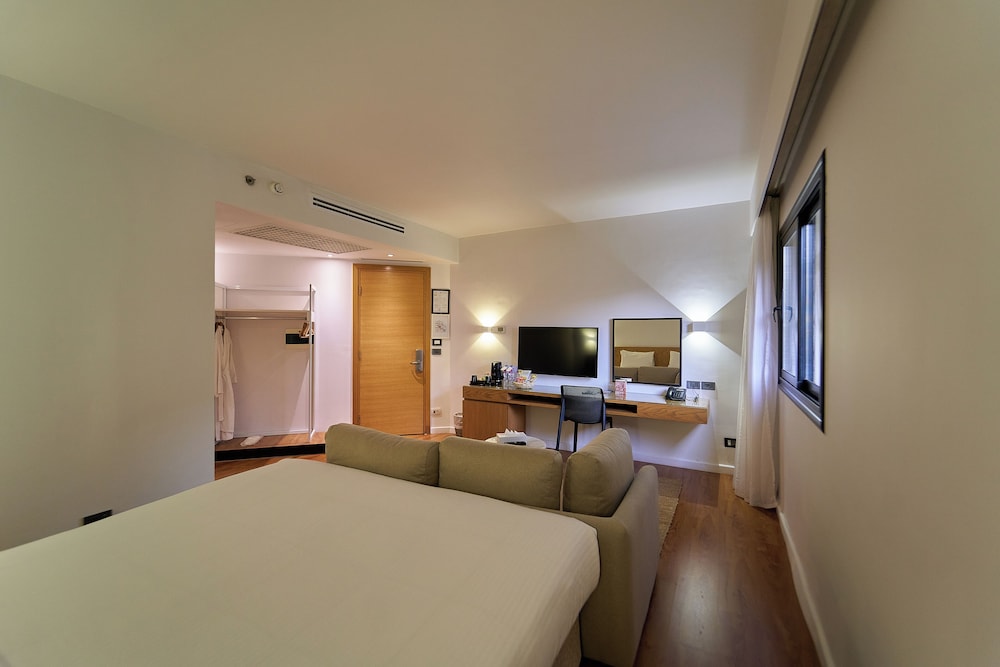 New President Hotel 16/43