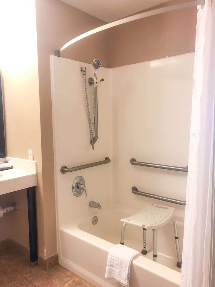 Best Western Plus Frontier Inn 14/53