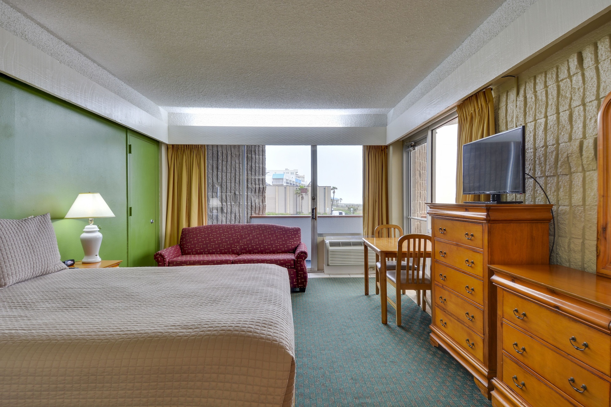 Efficiency, Standard, Queen Bed, Ocean Front, Sofa, Kitchenette