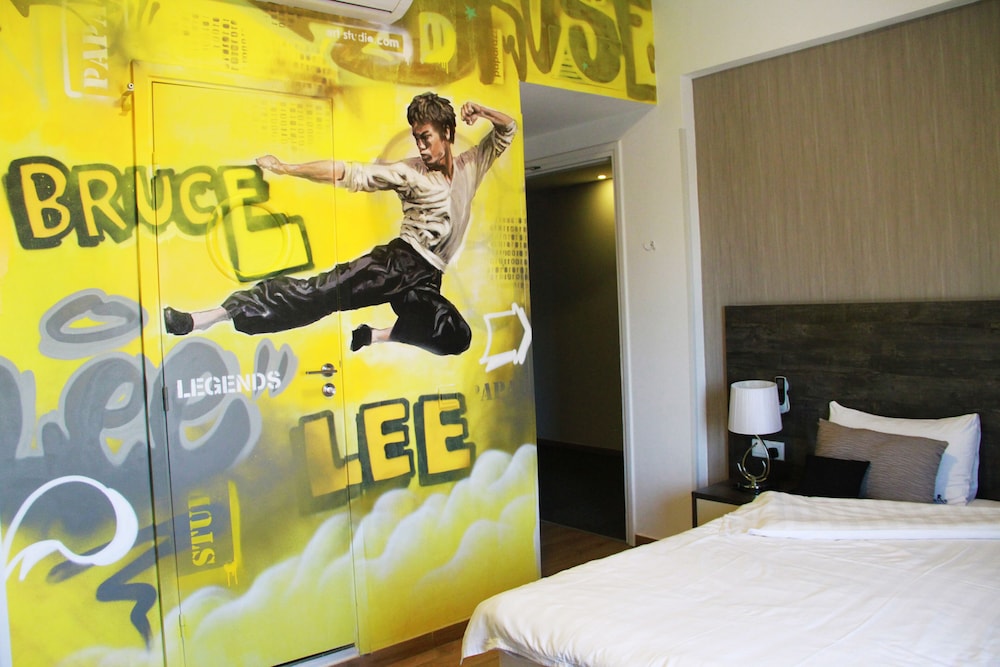 Rise Street Art Hotel 6/63