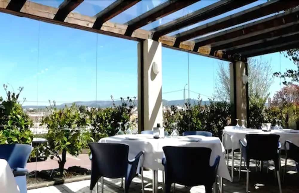 El Tollo Hotel Restaurante 26/40