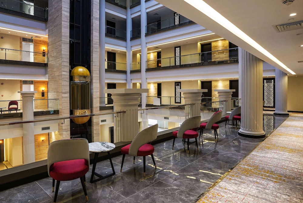 Ramada Resort by Wyndham Gilgit 34/45