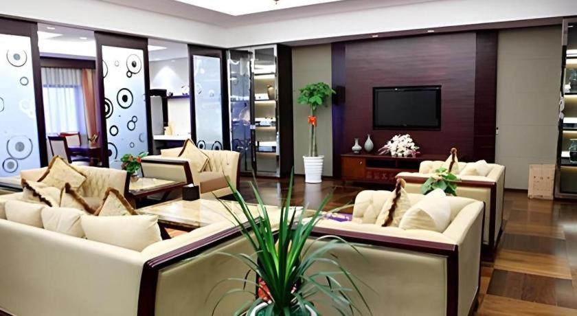 Yaoxi Dynasty Hotel 25/47