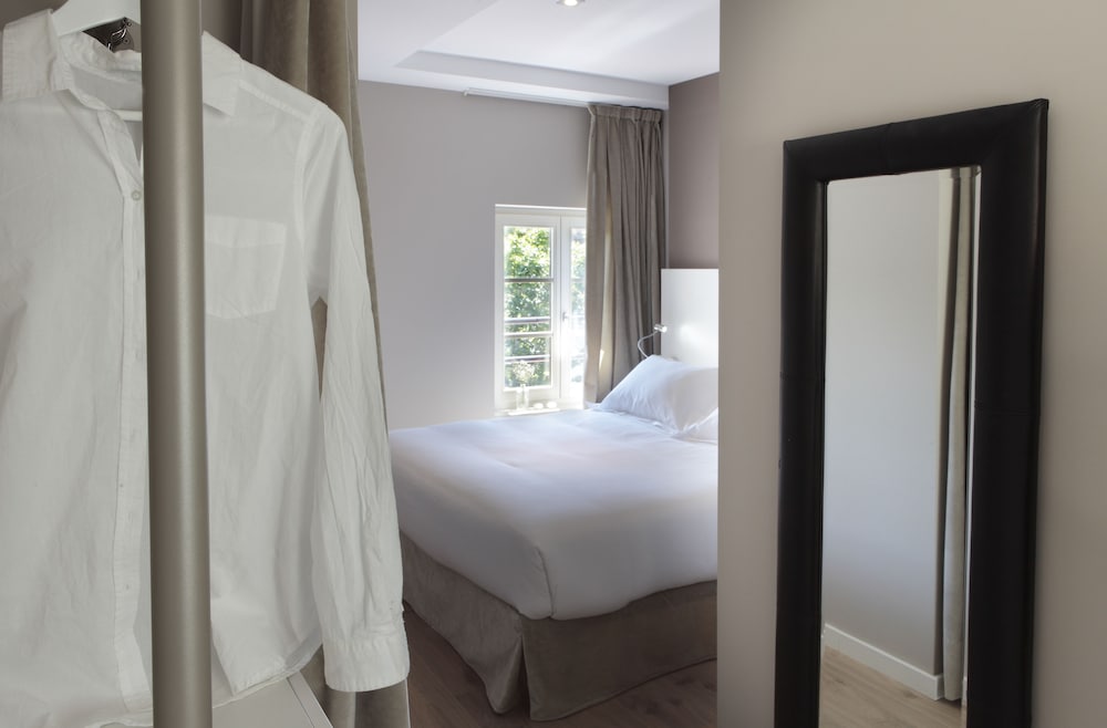 Apartments Rambla 102 43/45