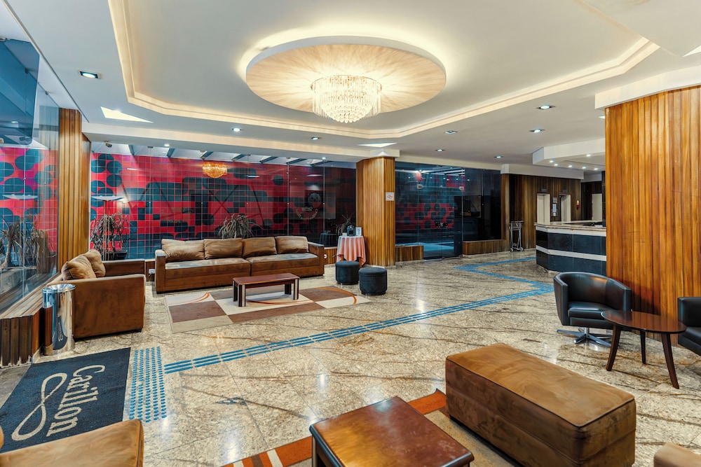 Carillon Plaza Hotel 32/50