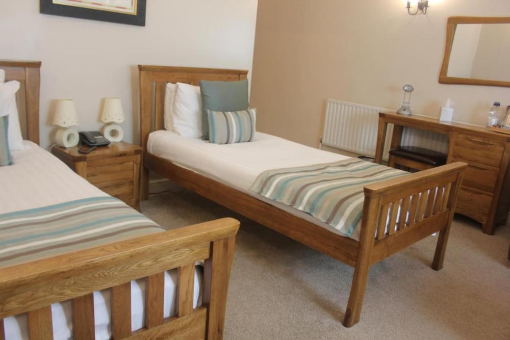 OYO Flagship Nant Ddu Lodge Hotel & Spa 11/70