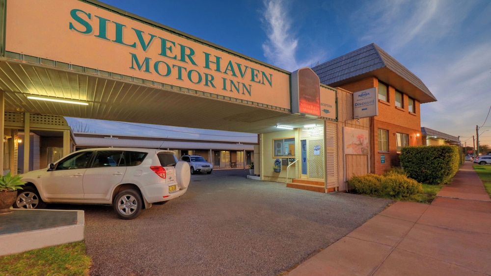 SILVER HAVEN MOTOR INN 35/41
