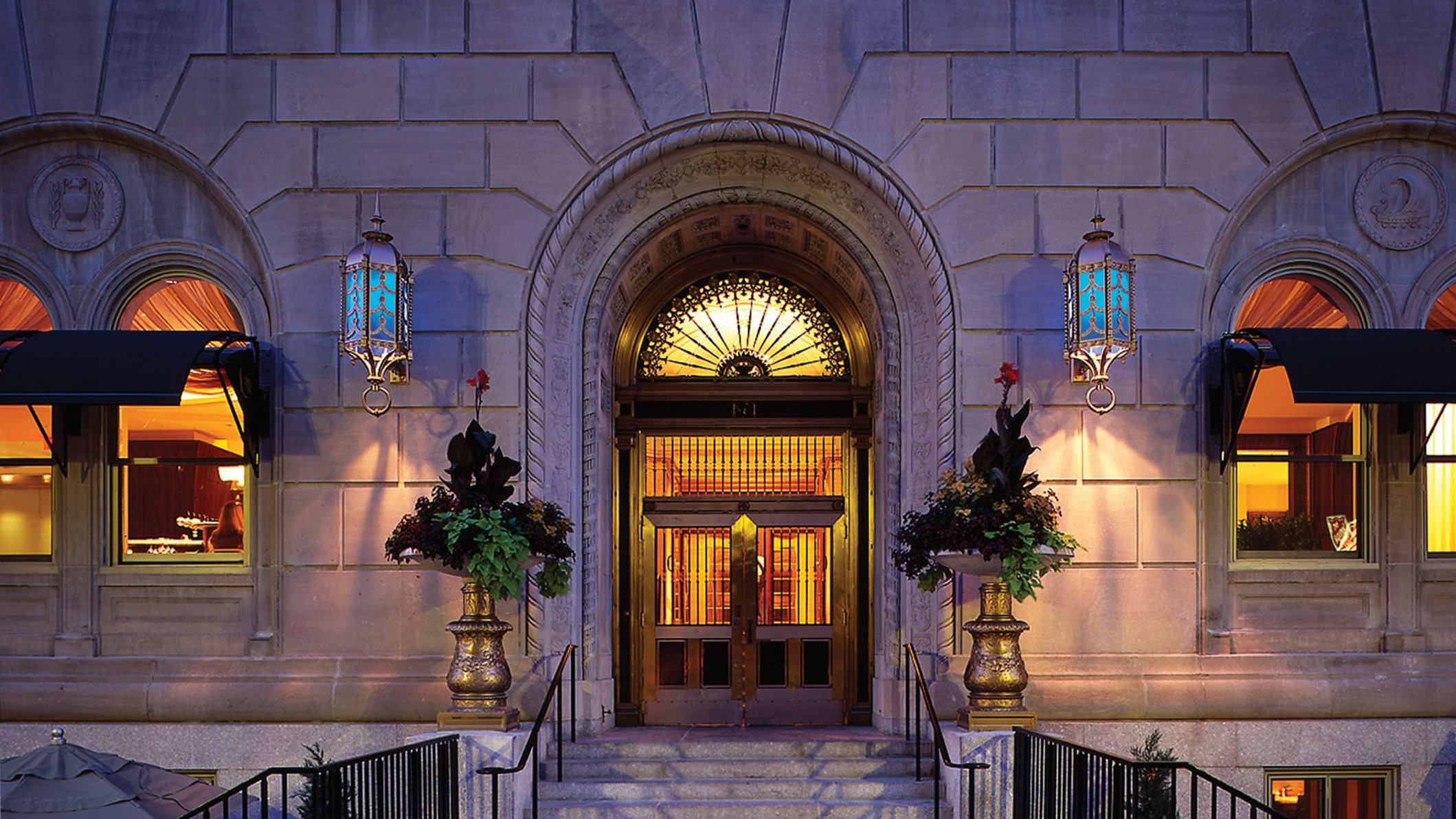 Hotel AKA Back Bay (ex. Loews Boston Hotel) 5/58