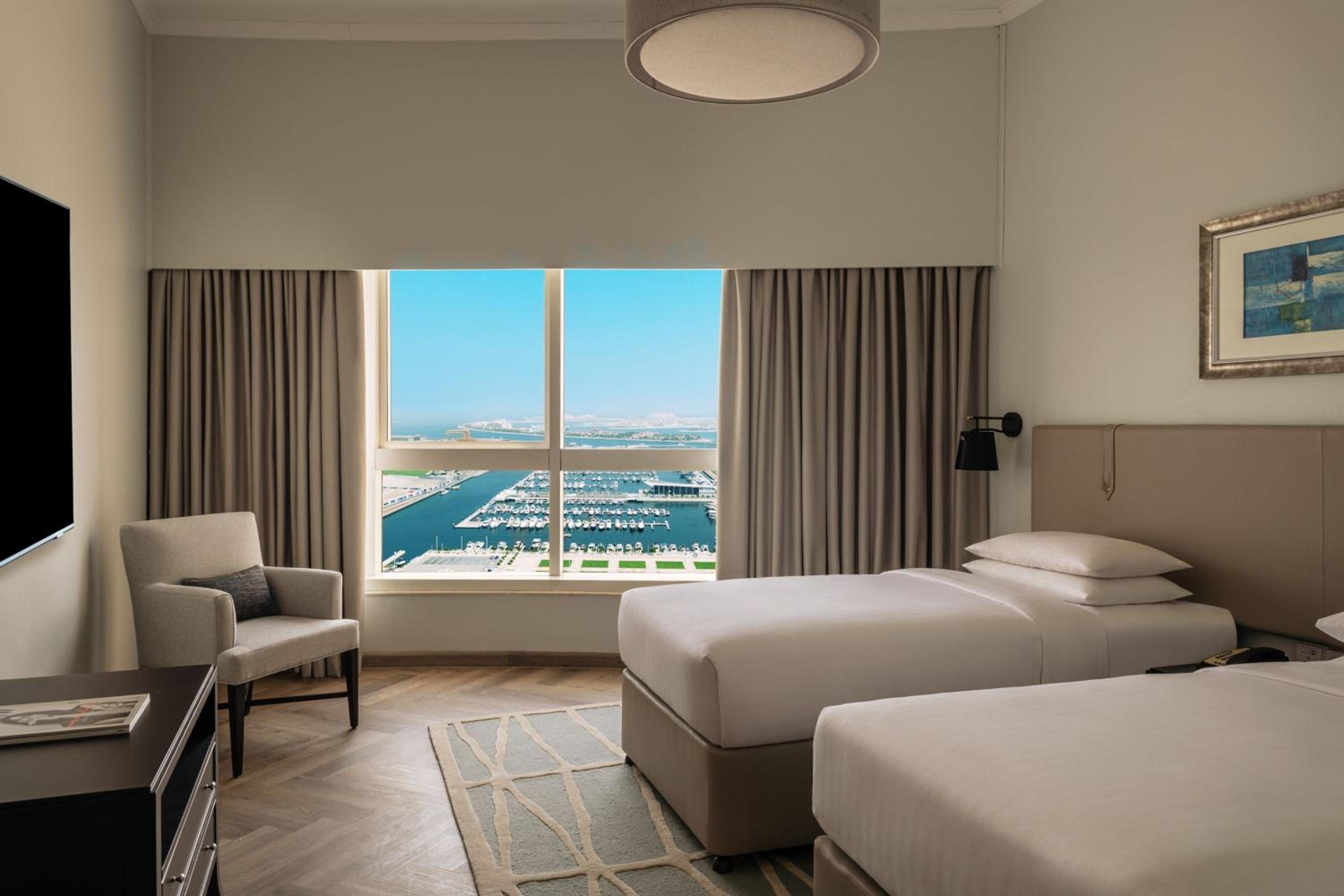 Renovated, 2 Bedrooms, King and Twin Beds, Sea View, Balcony
