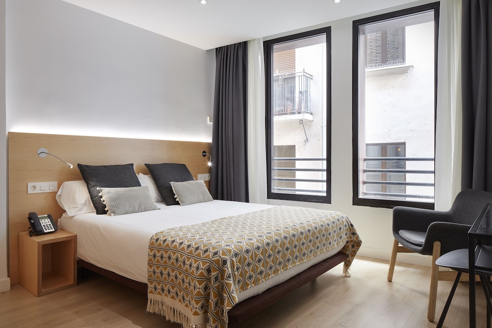 Room, Double Bed