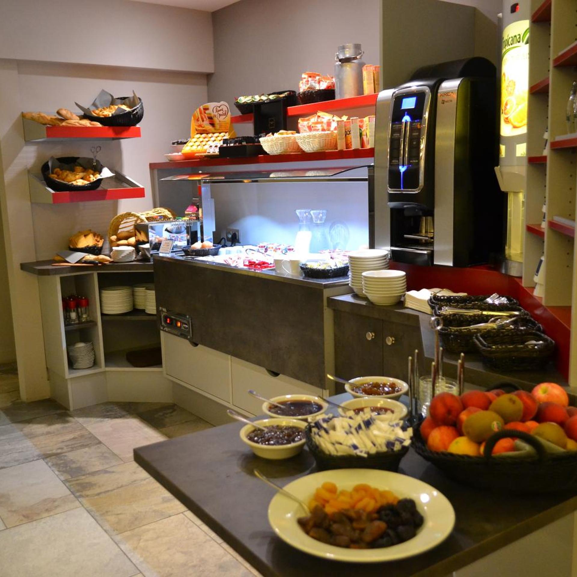 La Table de Gustave Hotel and Restaurant 35/50