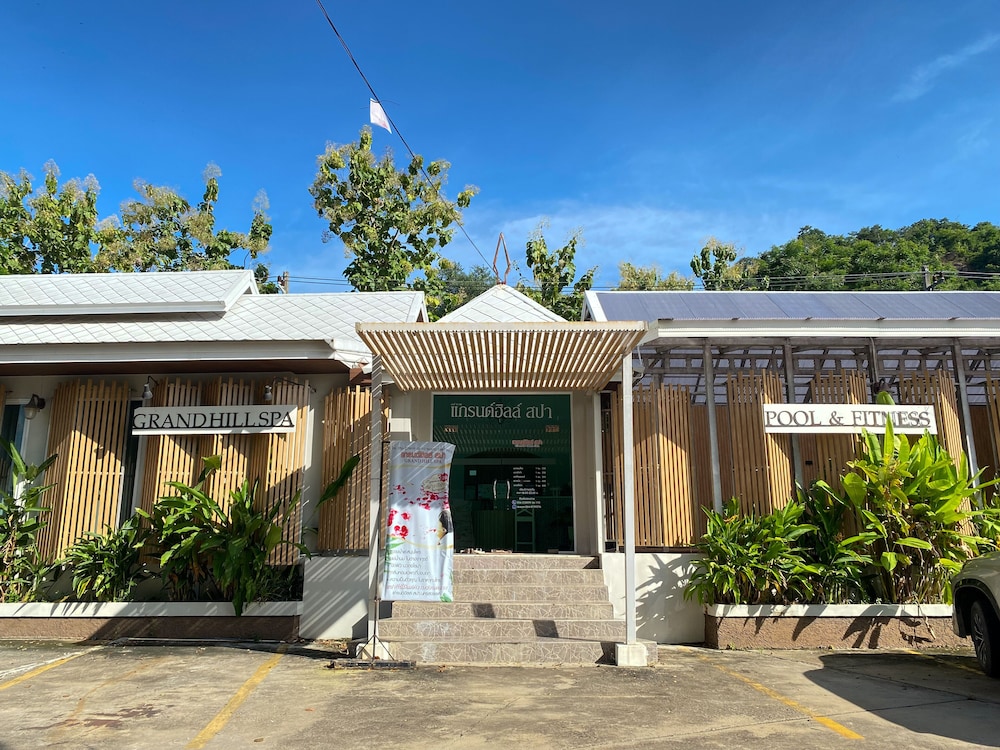 Grand Hill Resort And Spa 5/50