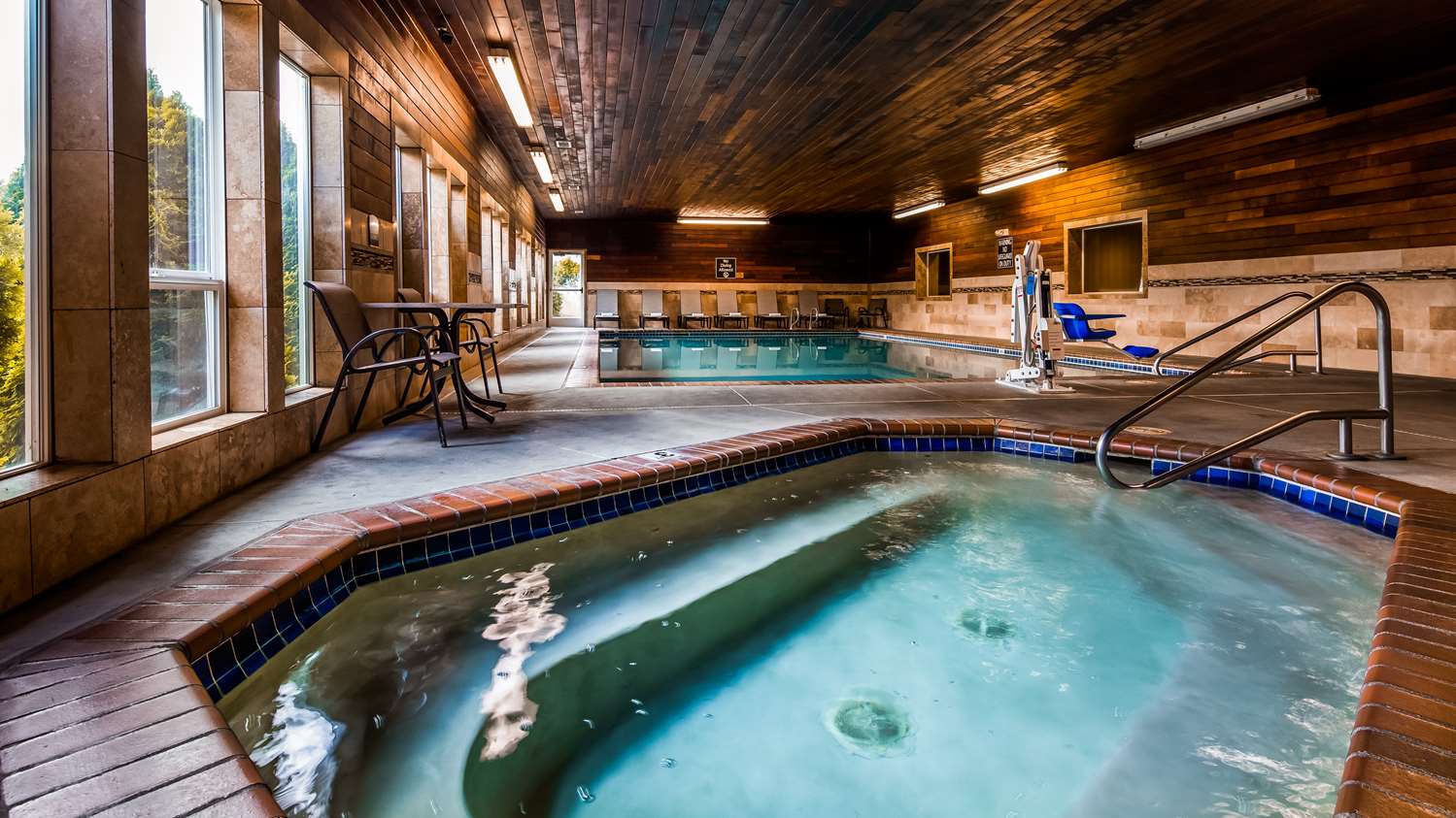 Best Western Plus Landmark Inn 19/34