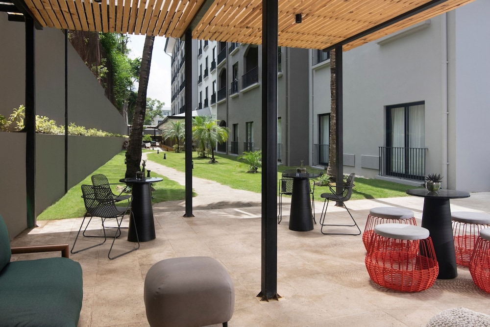 Courtyard Santo Domingo 30/33