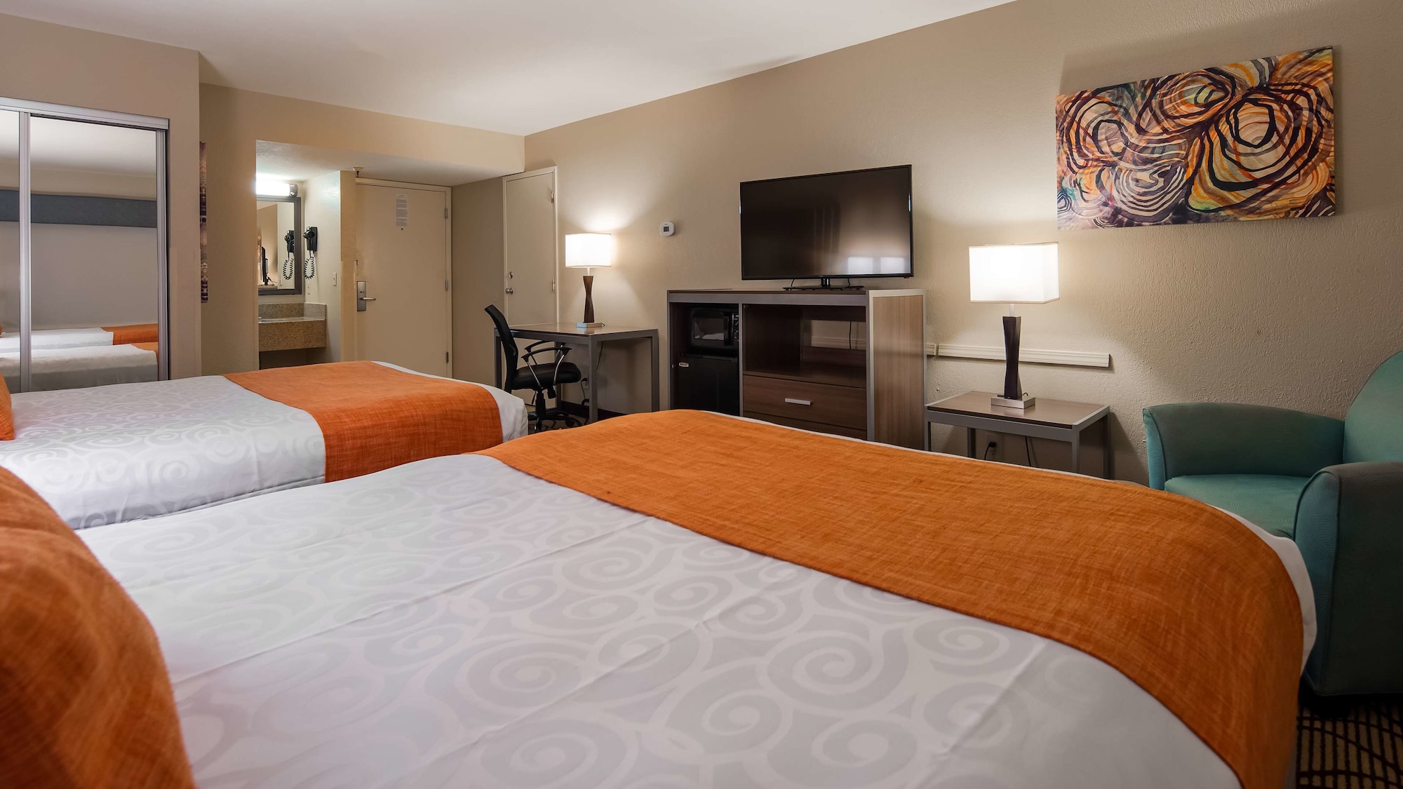غرفة قياسية بسريرين كوين يُسمح فيها بالحيوانات الأليفة، Best Western Heritage Inn - Chico 2/4