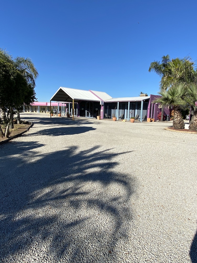 Paddle Steamer Motel 29/41