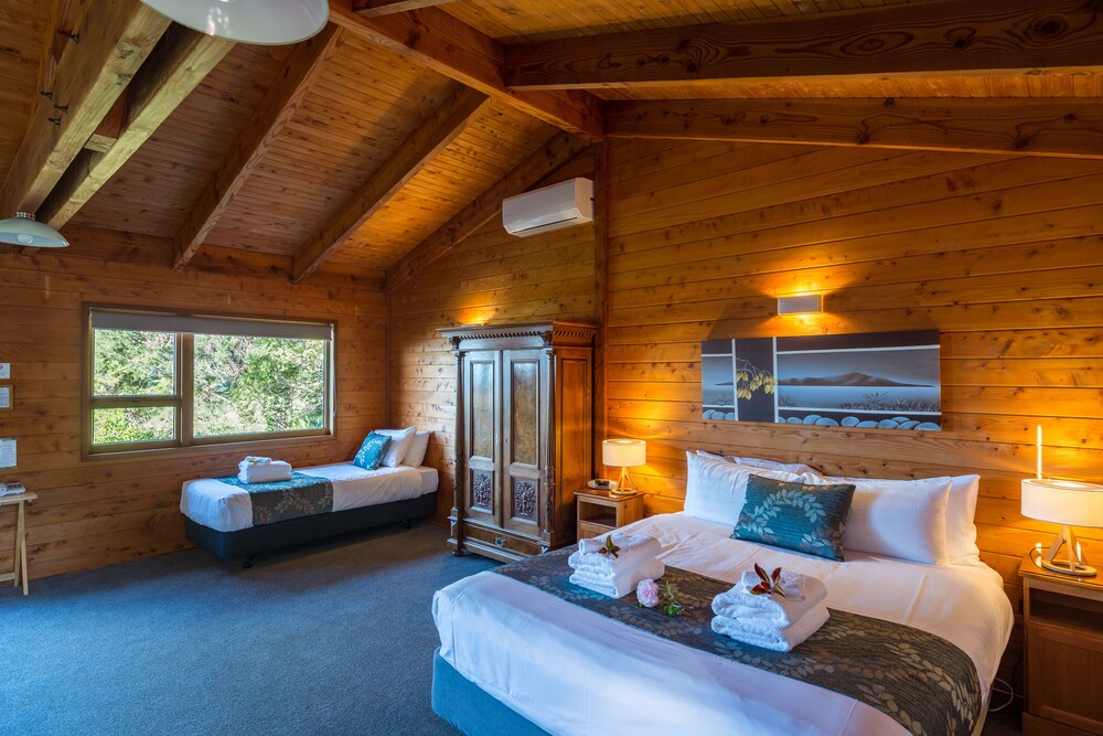 KIMI ORA ECO RESORT 13/70
