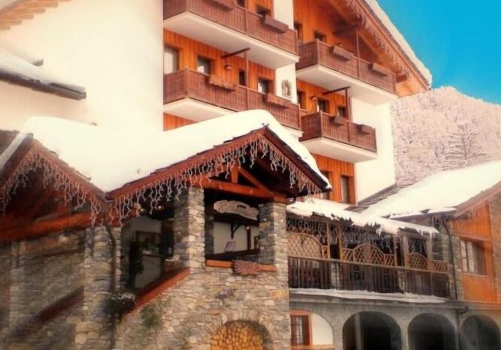 HOTEL BEAU SEJOUR 63/66
