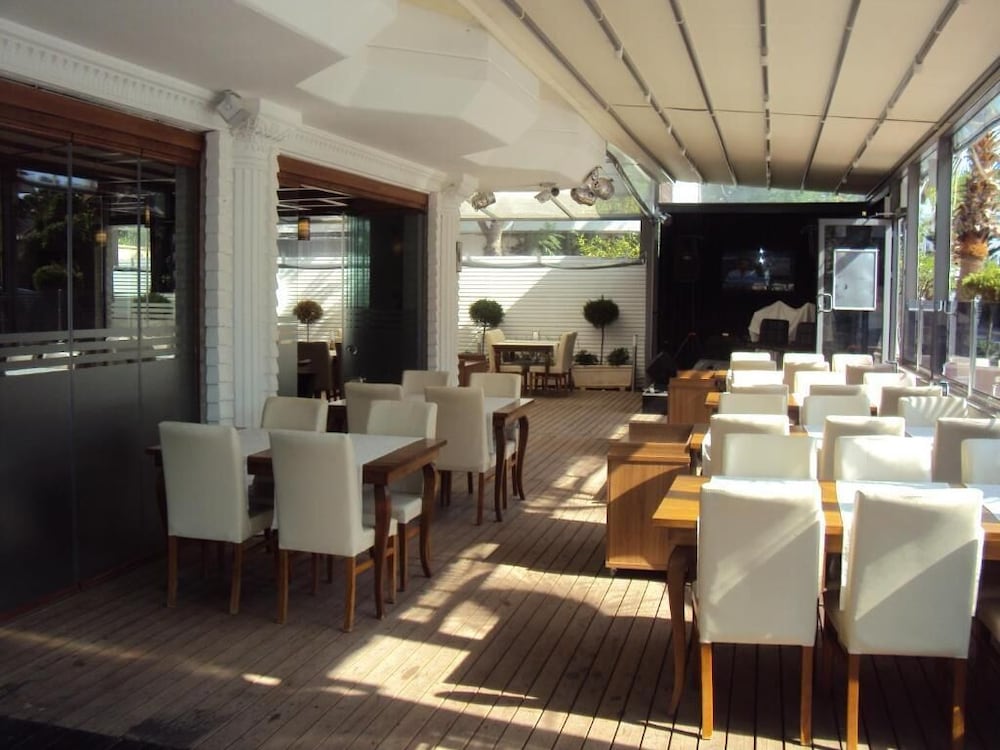 Teos Hotel 30/37