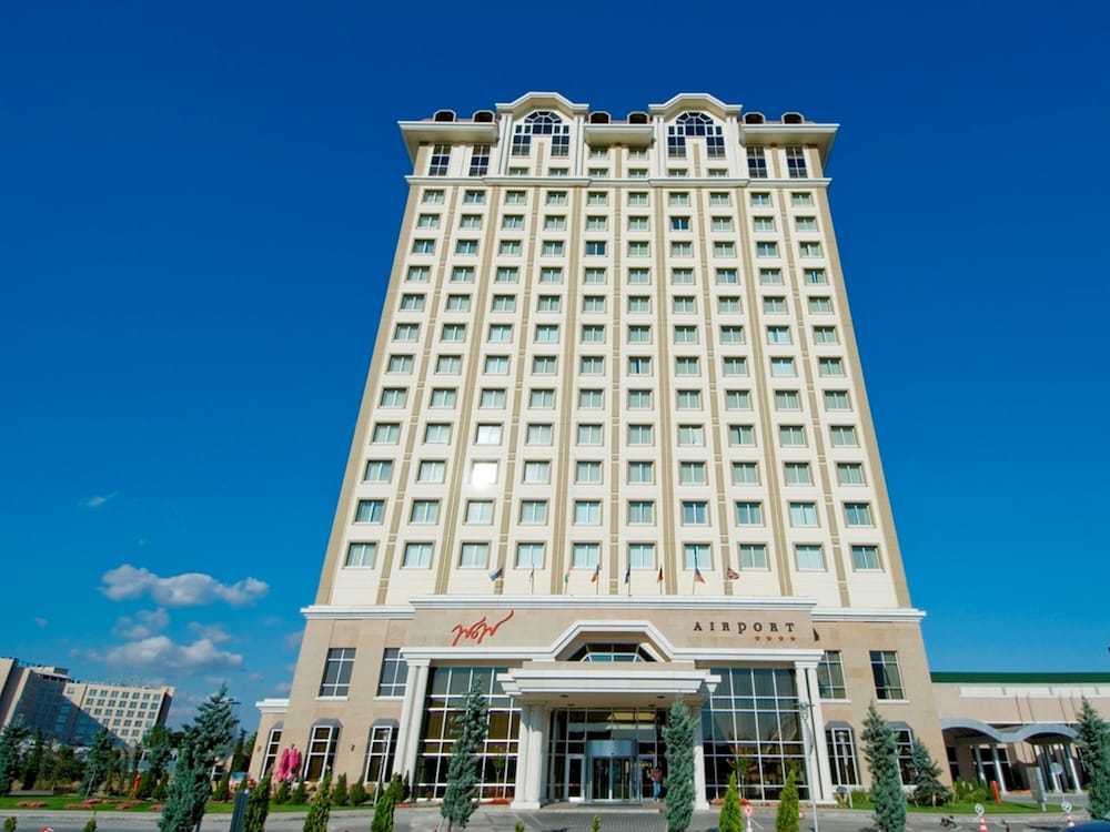 Wow Airport Hotel 1/50