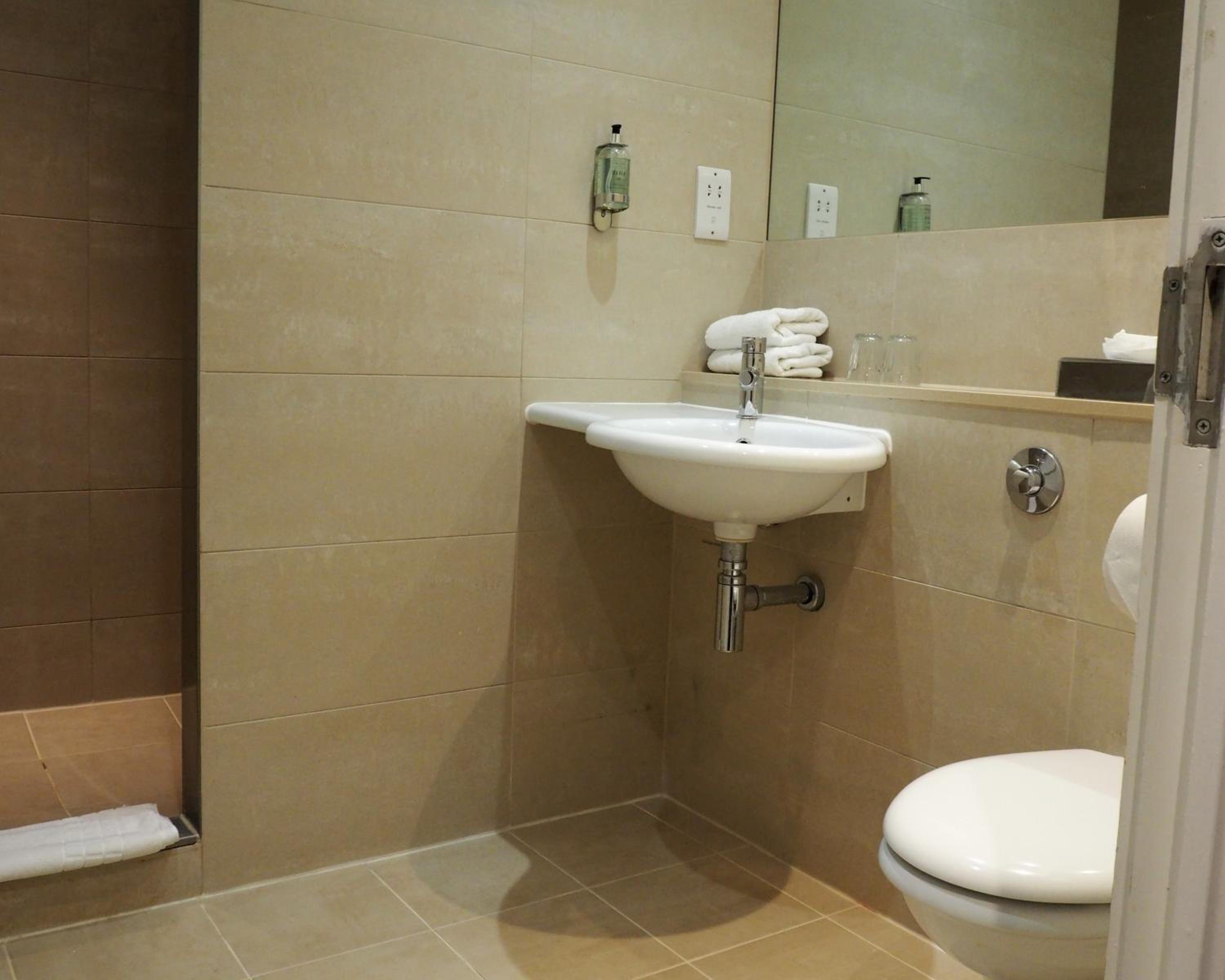 International Hotel Telford 48/50