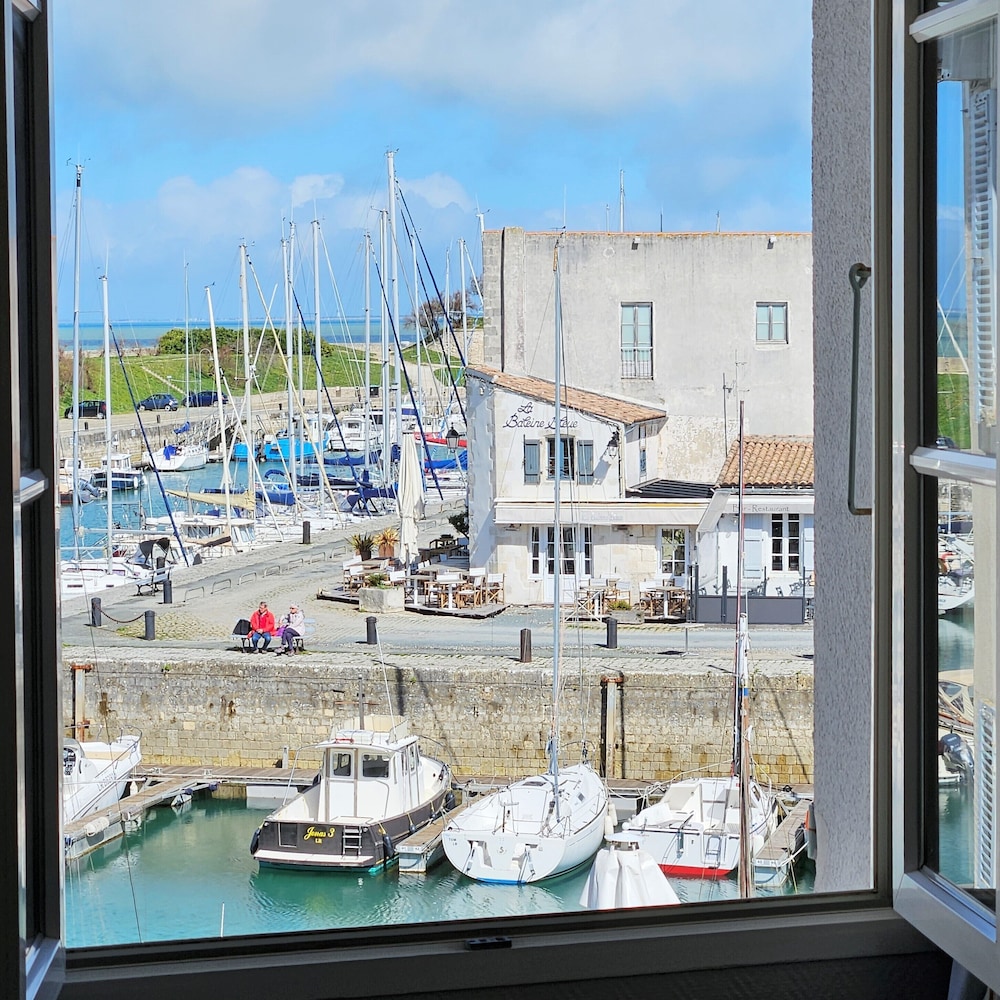 Hotel Du Port 46/50