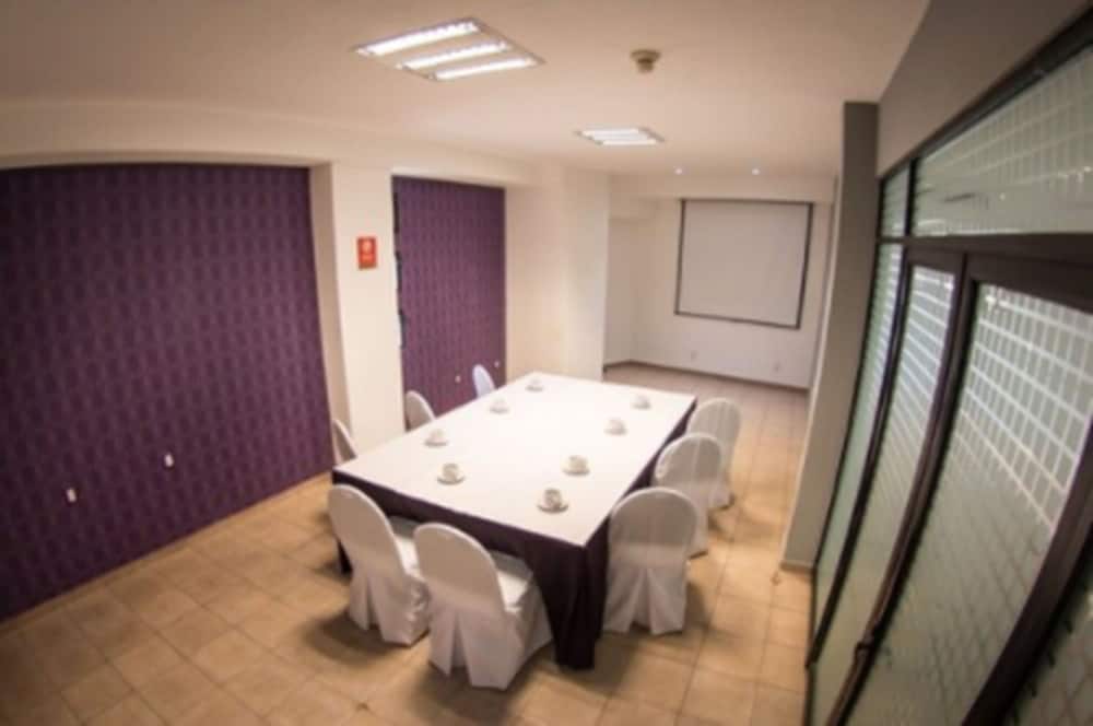 Real Azteca Hotel 24/25